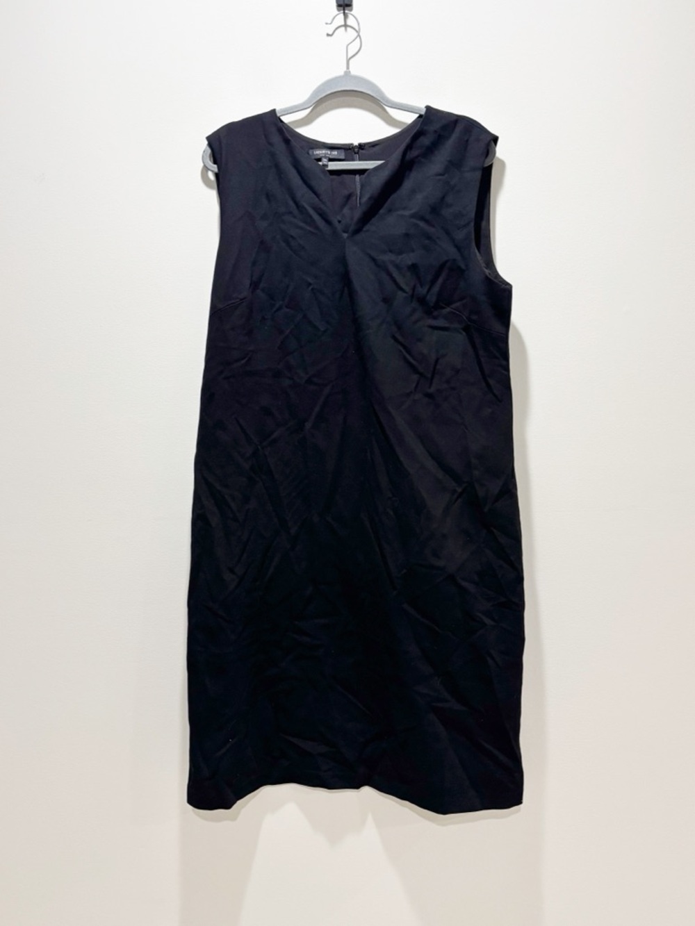 Lafayette 148 New York Sleeveless V-Neck Black Knee Length Classic Sheath Dress